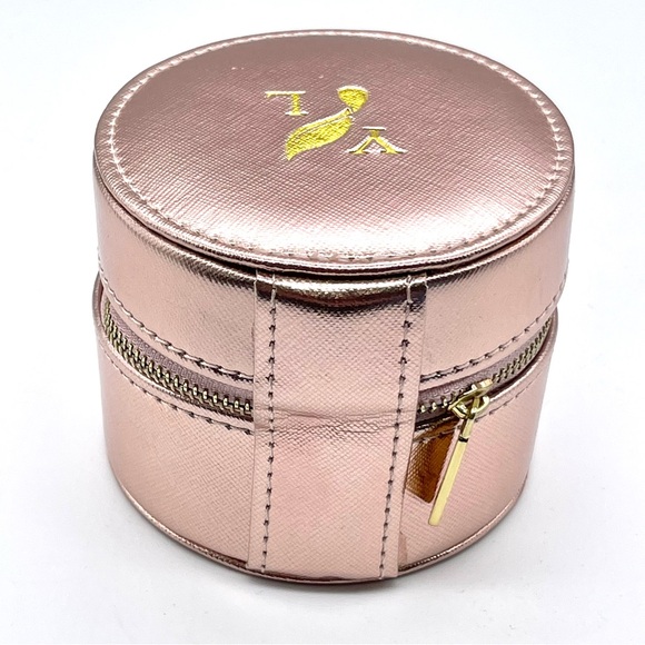 Young Living Essential Oils Pink Rose Gold Round Travel Case for 5 ml Bottles - Picture 8 of 12